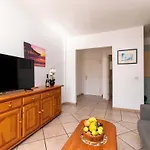 Benimar 13 - Two Bed Overlooking The Pool Apartman *