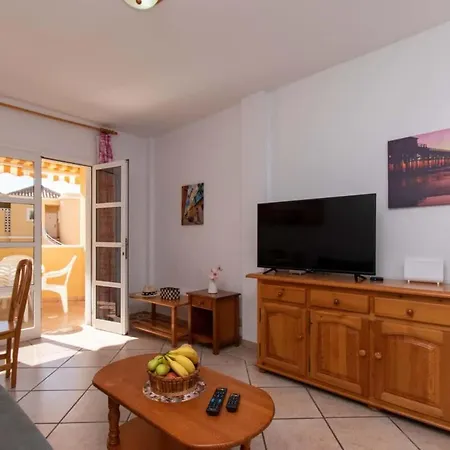 Benimar 13 - Two Bed Overlooking The Pool Apartment
