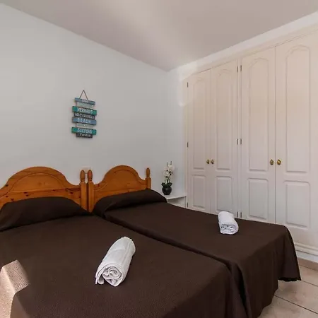 Benimar 13 - Two Bed Overlooking The Pool Apartment *