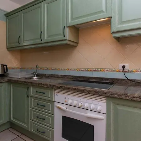 Benimar 13 - Two Bed Overlooking The Pool Apartment